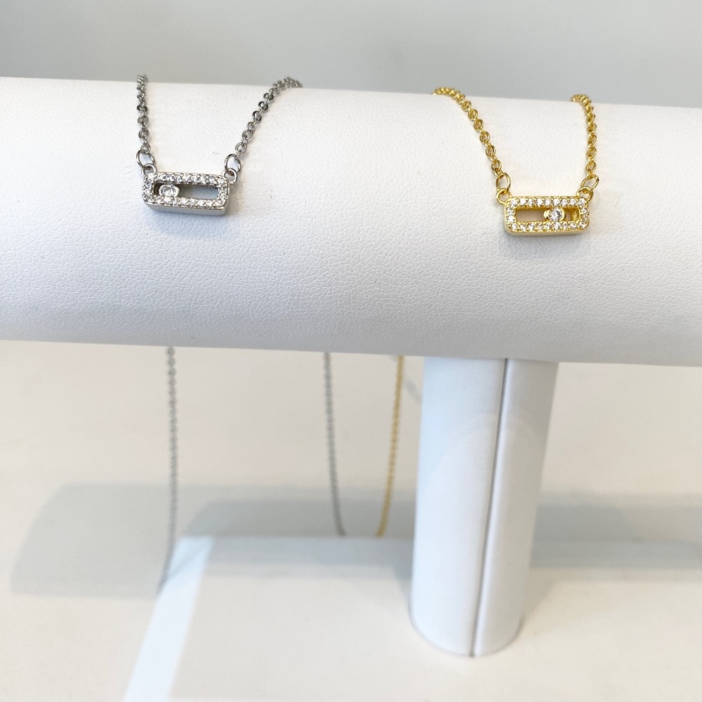 18k oval designer inspired delicate pendant necklace.
